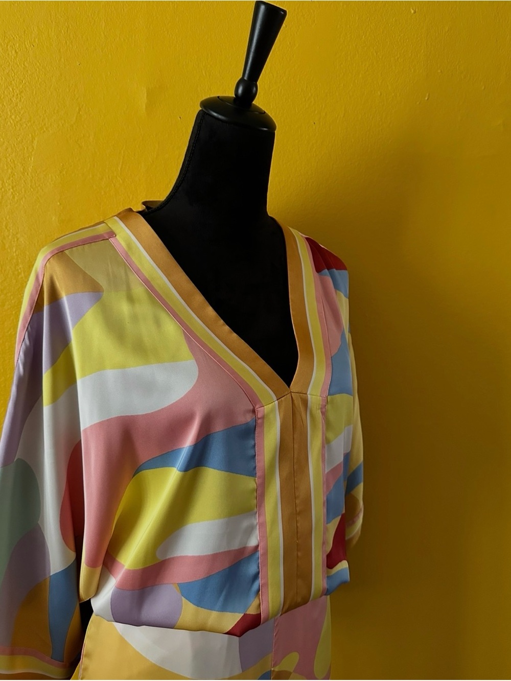 V-Neck Multi-Color Print Tunic Top in Yellow & Pastels